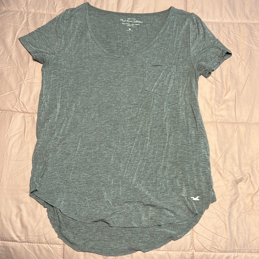 Women’s Hollister Must Have Short Sleeve T-Shirt